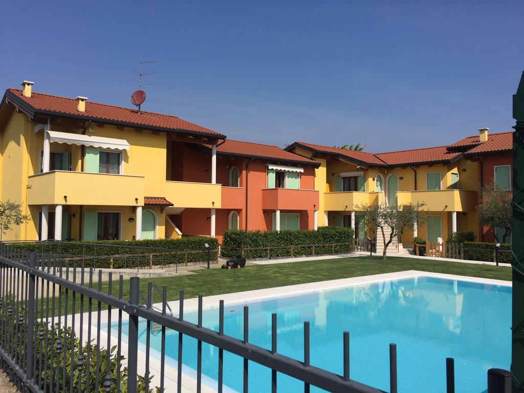 Appartamenti Agli Ulivi 佩斯基耶拉德加达 外观 照片