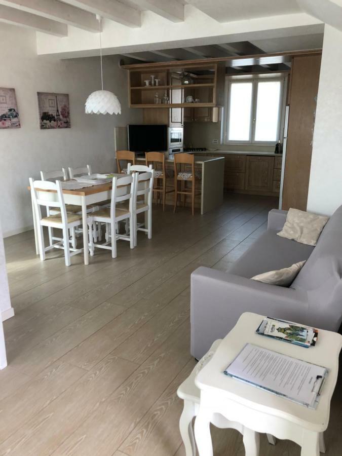 Appartamenti Agli Ulivi 佩斯基耶拉德加达 外观 照片
