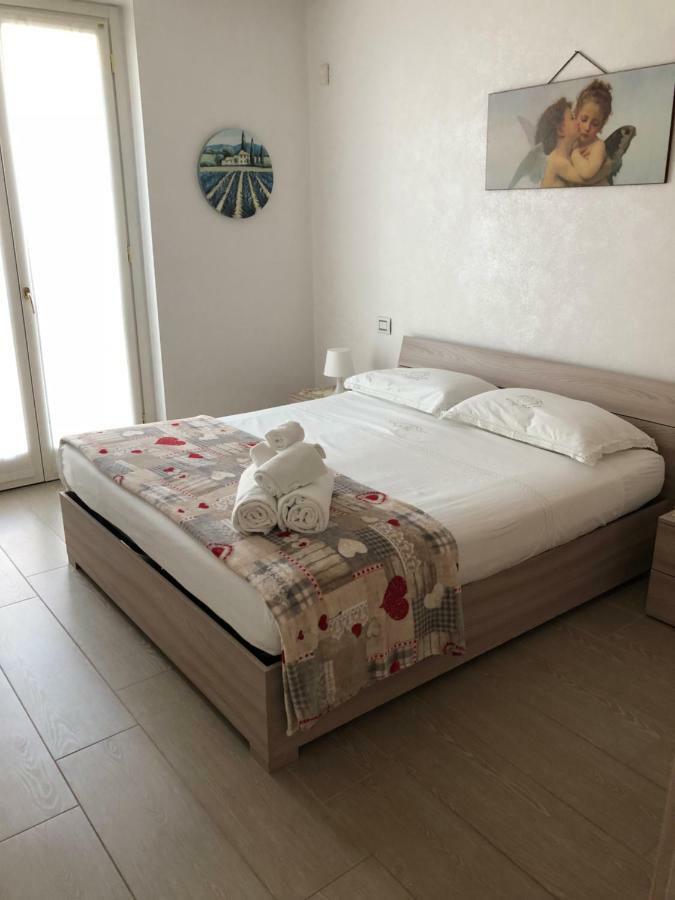 Appartamenti Agli Ulivi 佩斯基耶拉德加达 外观 照片