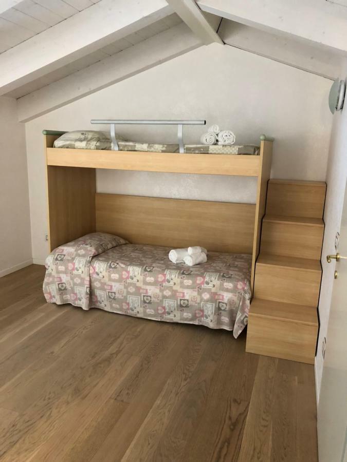 Appartamenti Agli Ulivi 佩斯基耶拉德加达 外观 照片