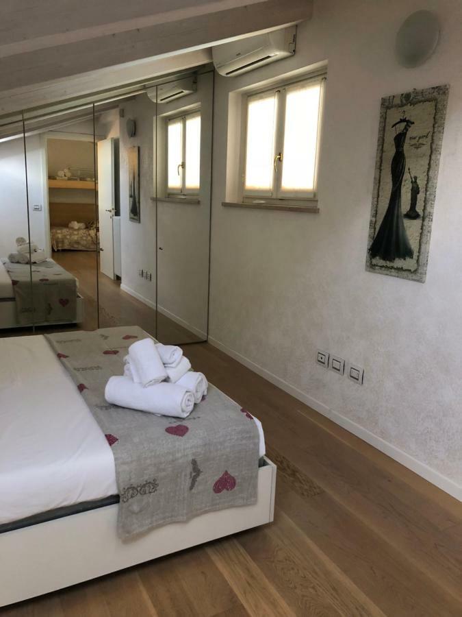 Appartamenti Agli Ulivi 佩斯基耶拉德加达 外观 照片