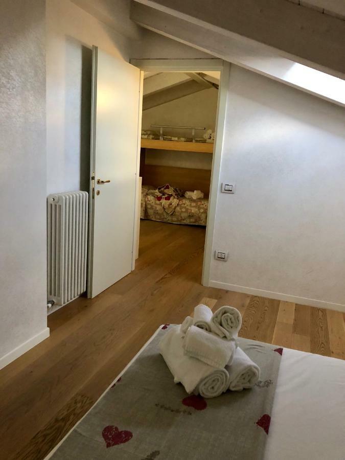 Appartamenti Agli Ulivi 佩斯基耶拉德加达 外观 照片