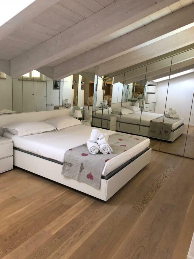 Appartamenti Agli Ulivi 佩斯基耶拉德加达 外观 照片