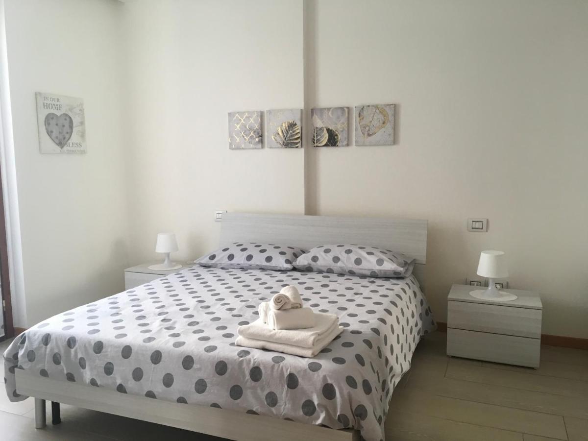 Appartamenti Agli Ulivi 佩斯基耶拉德加达 外观 照片