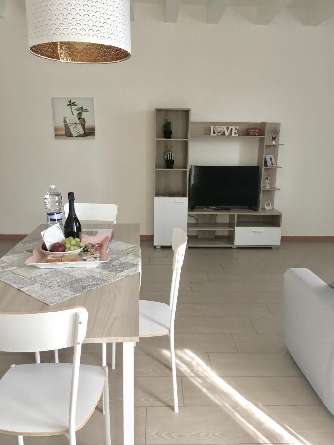 Appartamenti Agli Ulivi 佩斯基耶拉德加达 外观 照片